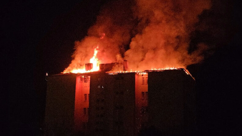 Lise yurdunda yangın paniği: 46 &ouml;ğrenci tahliye edildi