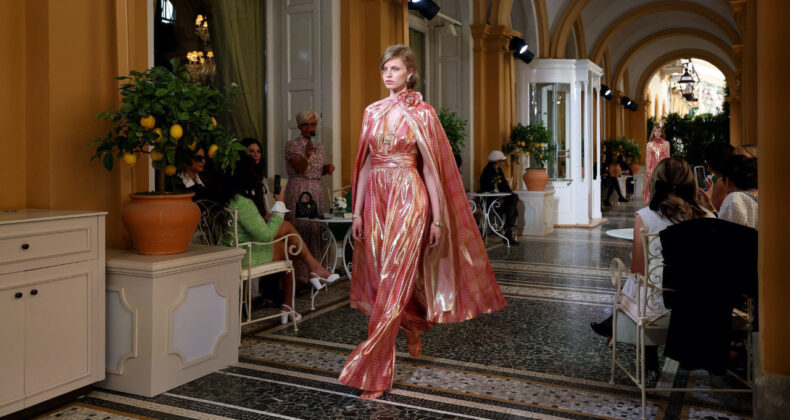 L&uuml;ks Devine İran Şoku