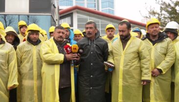 Madenciler holding &ouml;n&uuml;nde: İnsanı k&ouml;le yapıp 'kanun' diyorsunuz