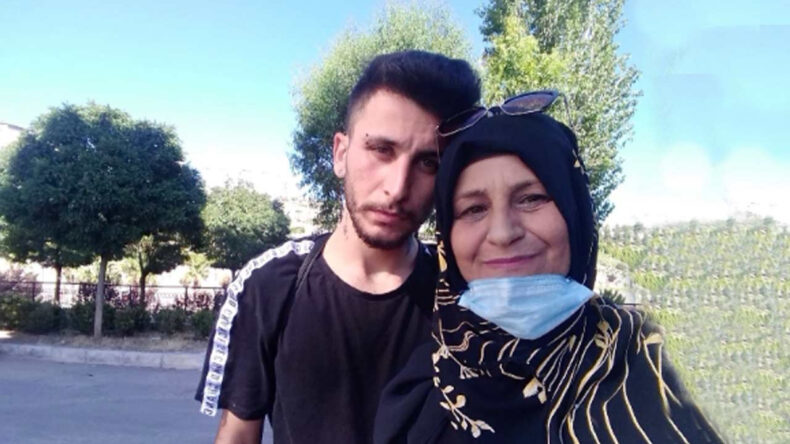 Mahmut Karanlıktan &Ccedil;ıktı, Bağışıklara Işık Oldu