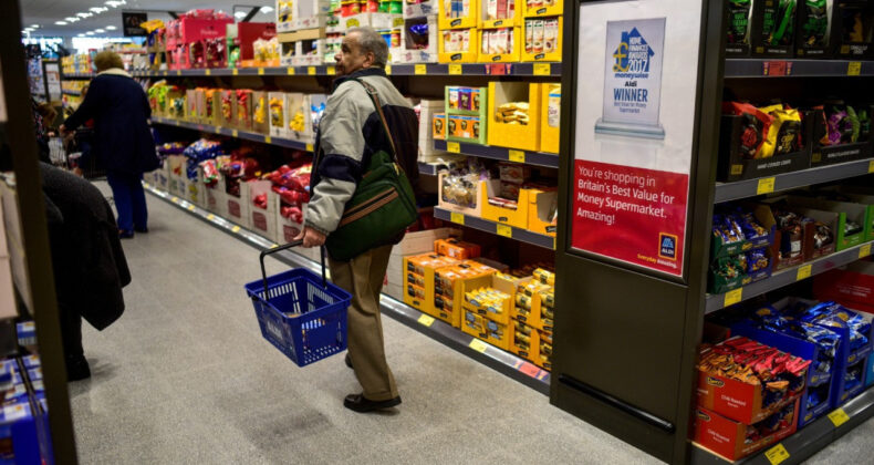 Market Zinciri Y&uuml;zleri Kişiyi Kovuyor