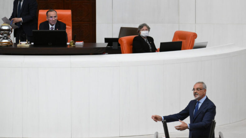 Meclis'te s&uuml;re tartışması: Konuşmuyorum