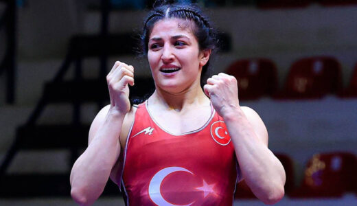 Milli G&uuml;reş&ccedil;i Elvira S&uuml;leyman Kamaloğlu, G&uuml;m&uuml;ş Madalya Kazandı!