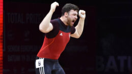 Milli Halterci Hakan Ş&uuml;kr&uuml; Kurnaz'dan Bronz Madalya