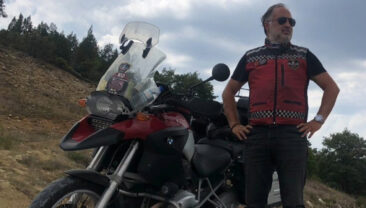 Motosiklet kul&uuml;b&uuml; başkanı, motosiklet kazasında can verdi