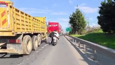 Motosiklet &Uuml;st&uuml;nde Kadına Şiddet: Az Kalsın &Ouml;l&uuml;yorlardı