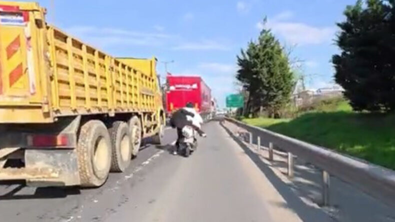 Motosiklet Üstünde Kadına Şiddet: Az Kalsın Ölüyorlardı