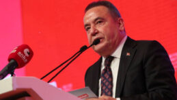 Muhittin B&ouml;cek: Bir kuruş para verdiysem şerefsizim