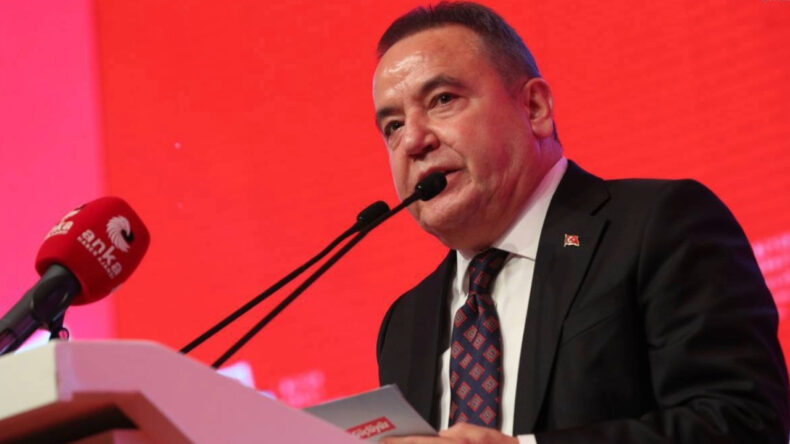 Muhittin B&ouml;cek: Bir kuruş para verdiysem şerefsizim