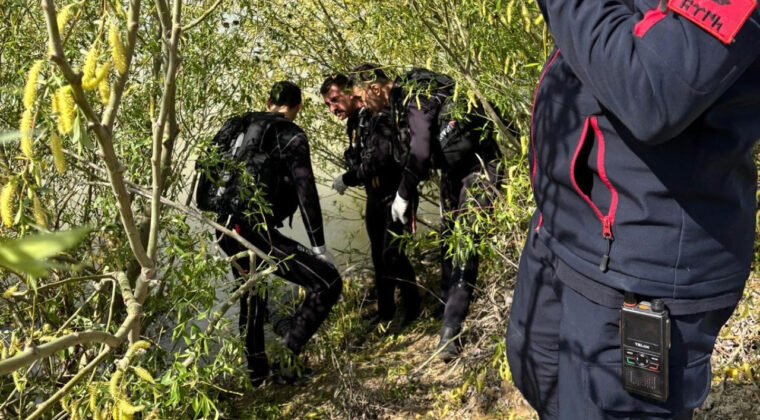 Nehirden ceset &ccedil;ıktı