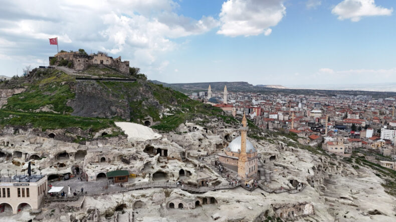Nevşehir&rsquo;de tarihi karar: Adı &ldquo;Kapadokya&rdquo; oldu