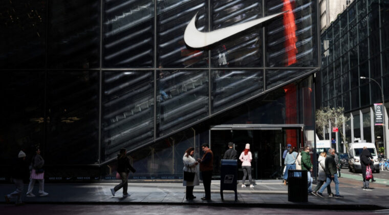 Nike&rsquo;ta alarm: Hisseler 12 yılın dibinde