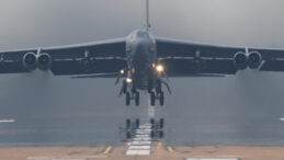 Orta Doğu'da yoğun hareketlilik: Savaş u&ccedil;akları konuşlandı