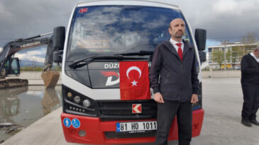 Otob&uuml;ste Fenalaşan Yolcuyu Şof&ouml;r Hastaneye Yetiştirdi