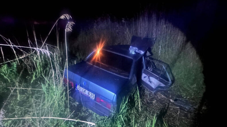 Otomobil kanala u&ccedil;tu: 2 &ouml;l&uuml;, 5 yaralı