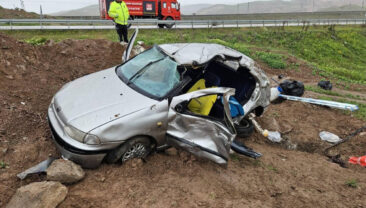 Otomobil takla attı: 1 &ouml;l&uuml;