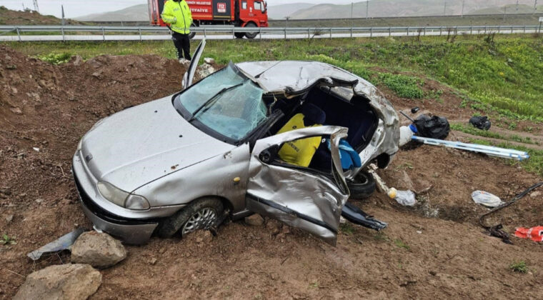 Otomobil takla attı: 1 &ouml;l&uuml;