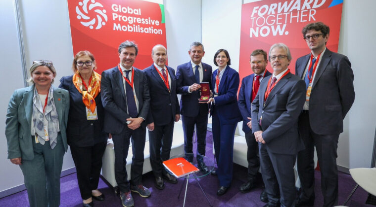 &Ouml;zg&uuml;r &Ouml;zel, Barselona&rsquo;da Junya Ogawa, Elly Schlein ve Jesse Klaver ile g&ouml;r&uuml;şt&uuml;