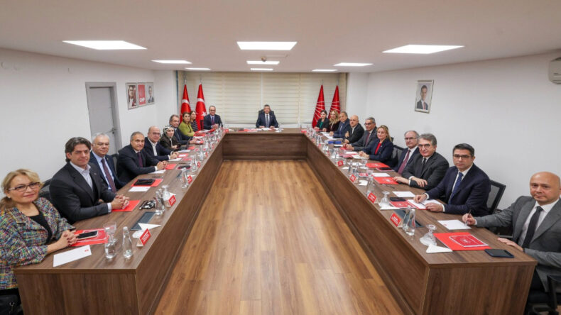 &Ouml;zg&uuml;r &Ouml;zel, CAO toplantısına başkanlık etti