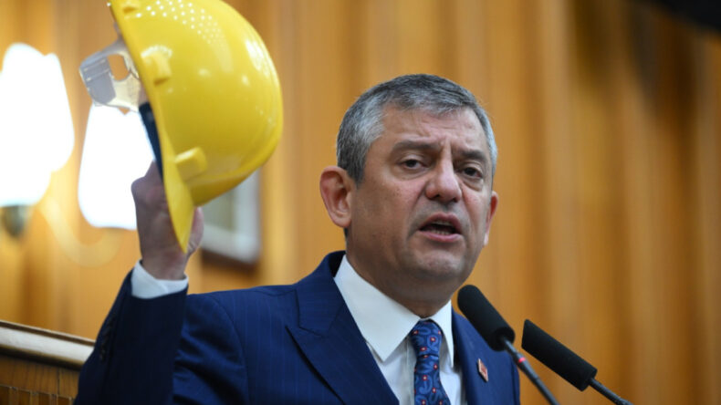 &Ouml;zg&uuml;r &Ouml;zel'den 'hodri meydan': 55 vekilin istifasını getirmeyen namerttir