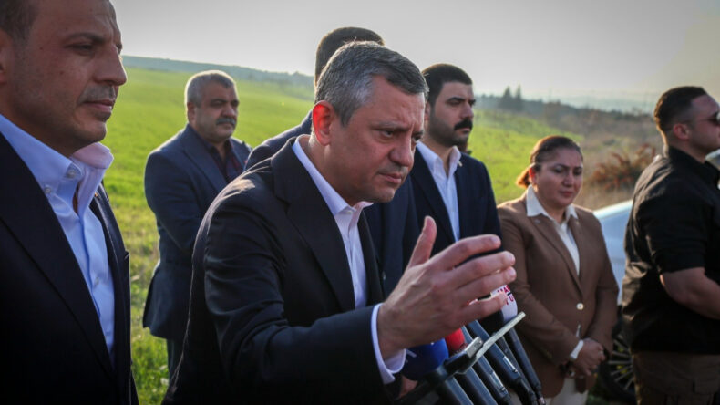 &Ouml;zg&uuml;r &Ouml;zel'den Cezaevi Ziyaretleri