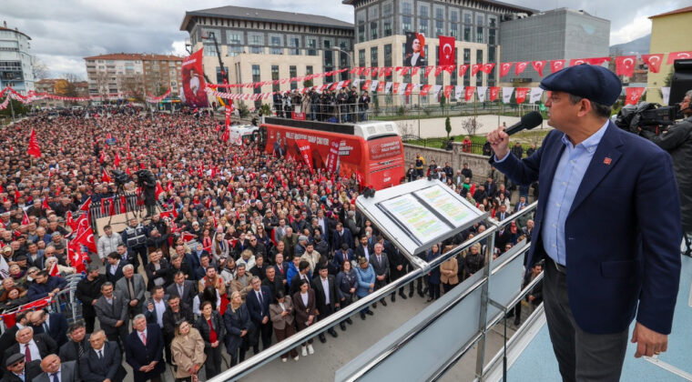 &Ouml;zg&uuml;r &Ouml;zel'den hakkındaki iddialara sert tepki: Bir dakika durmam, hodri meydan