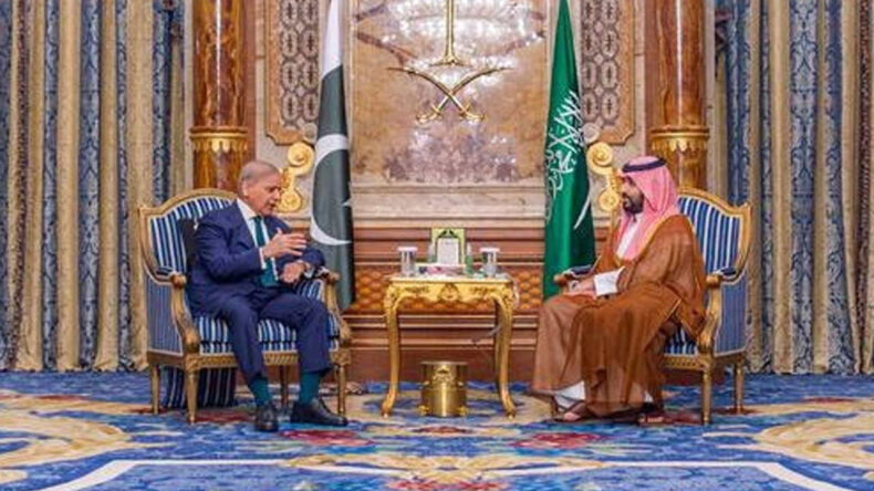 Pakistan Başbakanı Şerif Suudi Arabistan Veliaht Prensi Bin Selman ile görüştü