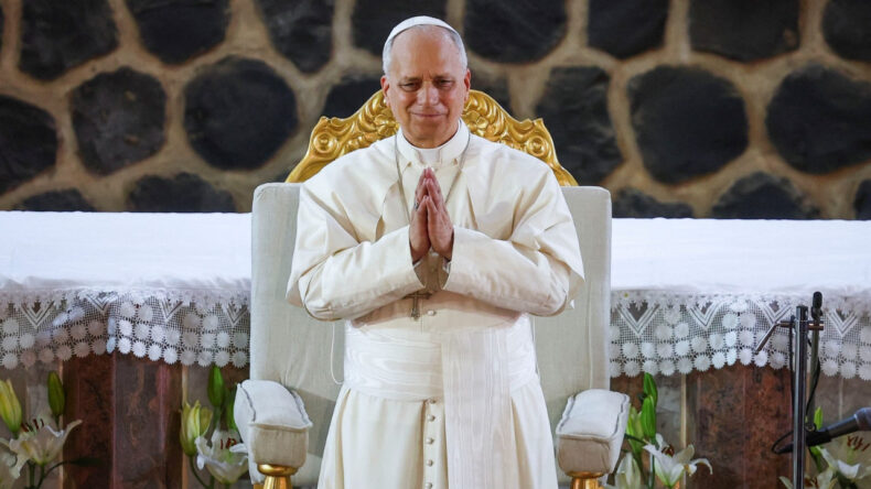 Papa'dan Trump'a yeni salvolar: Dünyayı mahvettiler