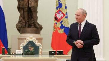 Putin, Rusya'da tartışma yaratan internet kesintilerini savundu