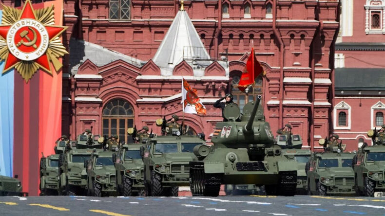 Rusya'da 18 Yıl Sonra Bir İlk: Askeri Te&ccedil;hizat Olmayacak