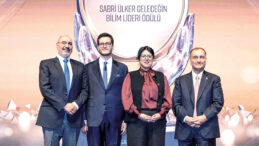 Sabri &Uuml;lker Bilim &Ouml;d&uuml;l&uuml; Şili&rsquo;ye gitti