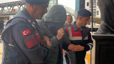 Saldırıları destekleyici paylaşımlar yapan lise &ouml;ğrencisi tutuklandı