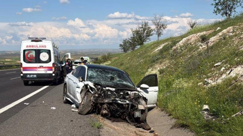 Şanlıurfa'da Feci Kaza: 3 &Ouml;l&uuml;, 5 Yaralı