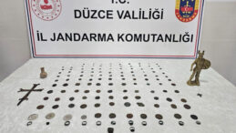 Satmak i&ccedil;in m&uuml;şteri ararken jandarmaya yakalandılar