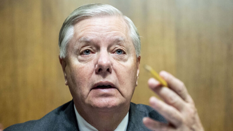 Savaşı destekleyen senat&ouml;rden dikkat &ccedil;eken &ouml;neri