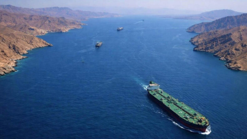 Savaşın Kilit Noktası H&uuml;rm&uuml;z'de Mayın Muamması