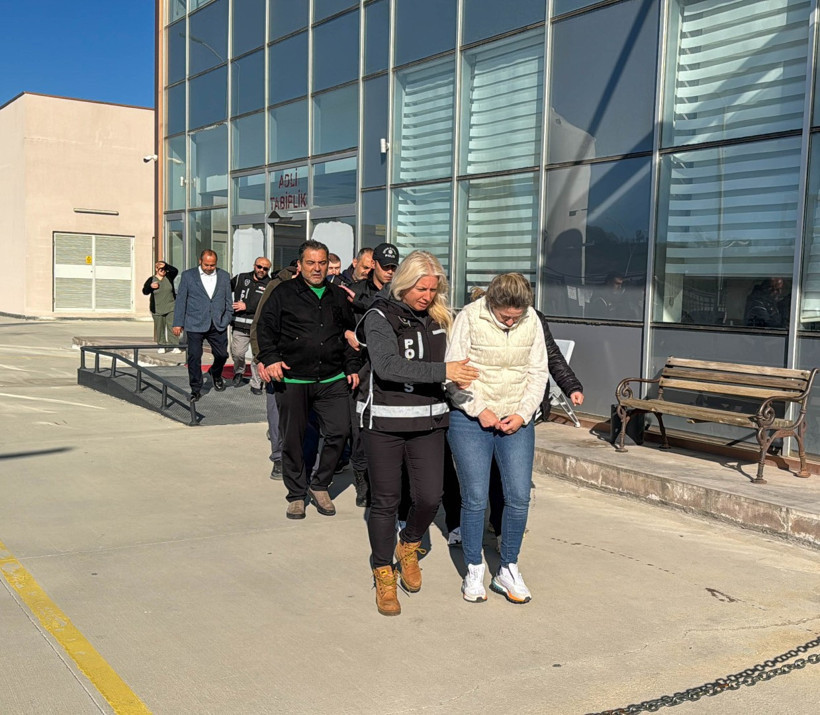 Gözaltına alınan şüpheliler.