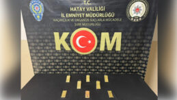 Sırt &ccedil;antasından 8 kilo altın &ccedil;ıktı