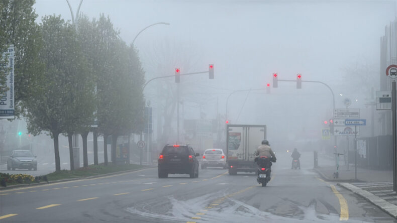 Sis &ccedil;&ouml;kt&uuml;, g&ouml;r&uuml;ş mesafesi 10 metreye kadar d&uuml;şt&uuml;