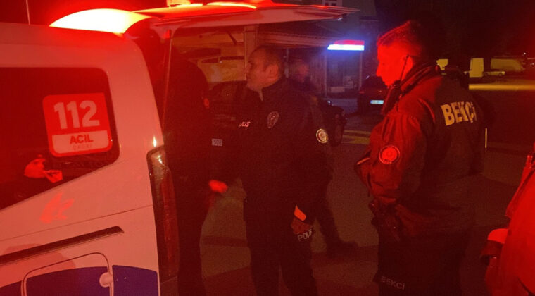 Sokak Ortasında Karısıyla Kavga Etti, G&ouml;zaltına Alındı