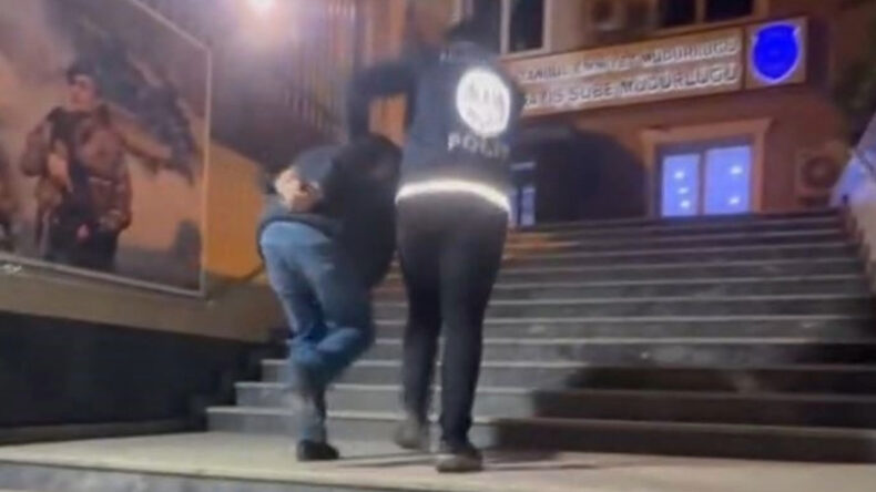 Sosyal medyada polis yeleği giyerek yayın yapan şahıs g&ouml;zaltına alındı