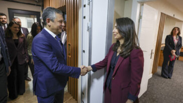 Takvim netleşti: &Ouml;zg&uuml;r &Ouml;zel'den ara se&ccedil;im turu