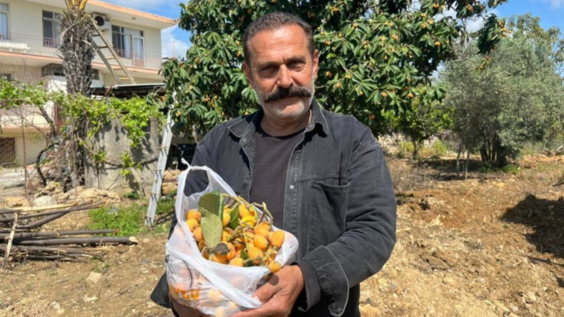 Talep Azalınca, &Ccedil;areyi Bedava Dağıtmakta Buldu