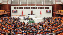 TBMM&rsquo;de Kritik Karar: Doğum İzni 24 Haftaya &Ccedil;ıkıyor