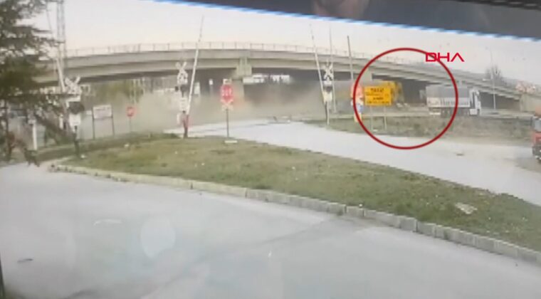 TIR, otomobile &ccedil;arptı: 1 &ouml;l&uuml;