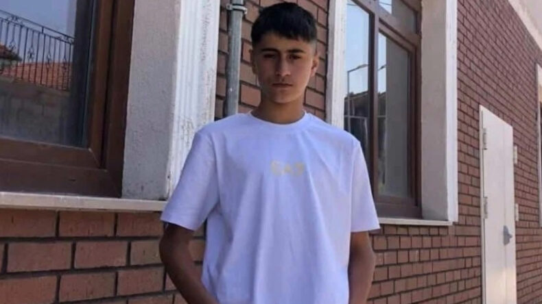 Trakt&ouml;rden D&uuml;şen Gen&ccedil; Tekerin Altında Kalarak Hayatını Kaybetti