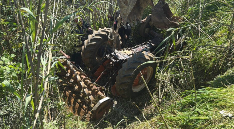 Trakt&ouml;r&uuml;n altında kalan emekli polis hayatını kaybetti