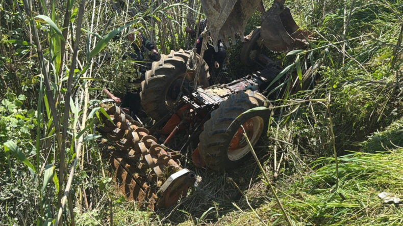 Traktörün altında kalan emekli polis hayatını kaybetti