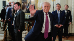 Trump: İran mali olarak &ccedil;&ouml;kt&uuml;