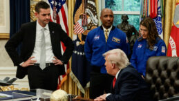 Trump Kameralar &Ouml;n&uuml;nde &Ouml;yle Bir Laf Etti Ki